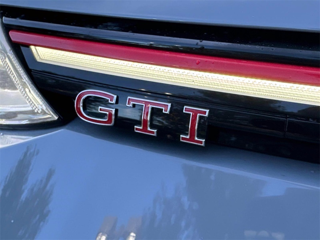 2024 Volkswagen Golf GTI 2.0T SE 23