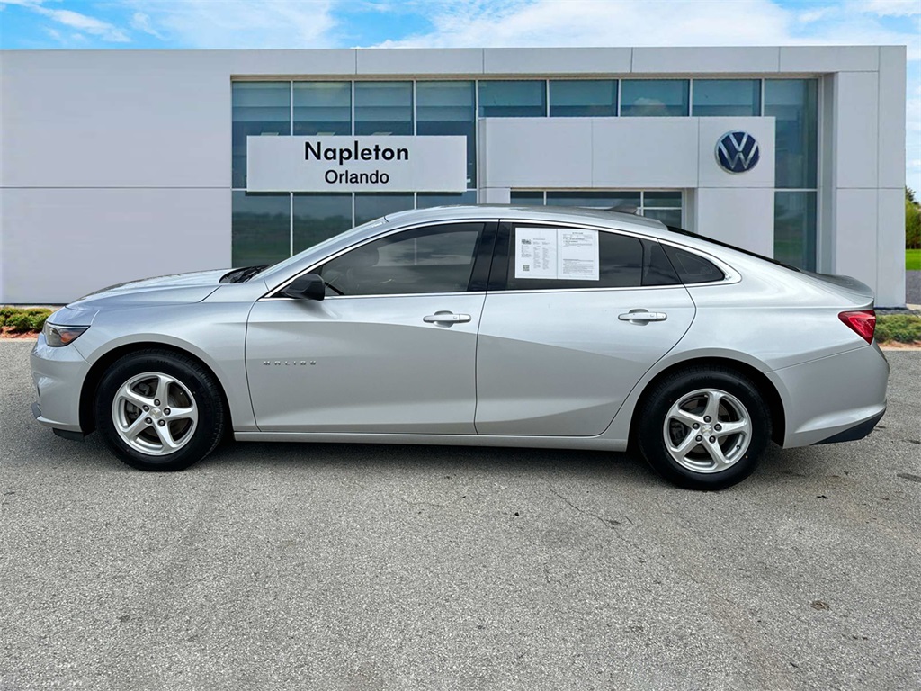 2017 Chevrolet Malibu LS 4