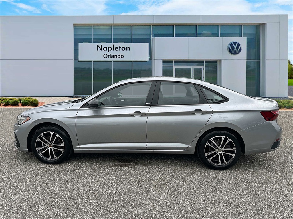 2025 Volkswagen Jetta Sport 4