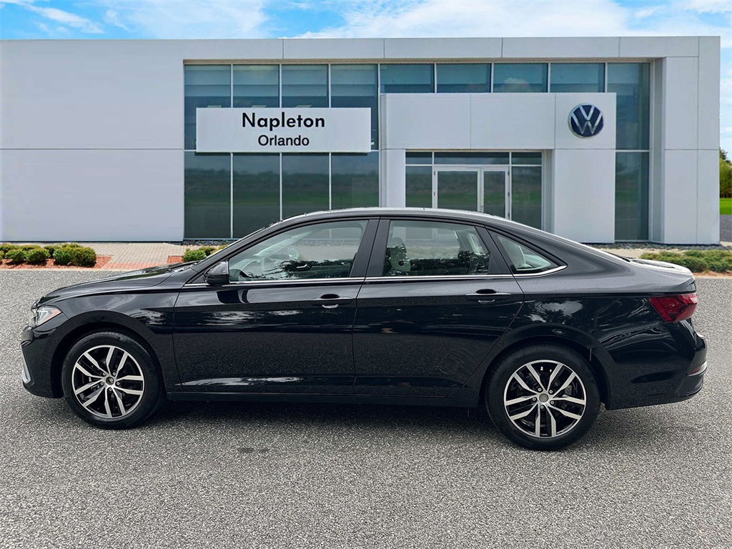 2025 Volkswagen Jetta 1.5T SE 4