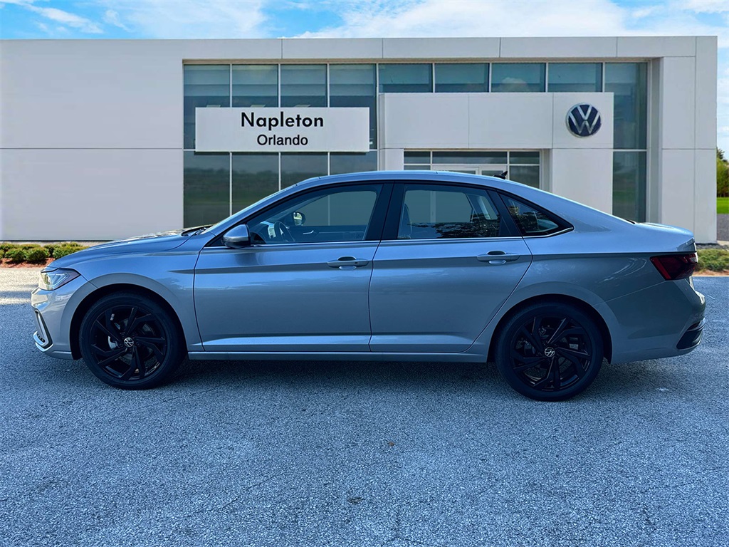 2025 Volkswagen Jetta 1.5T SE 4