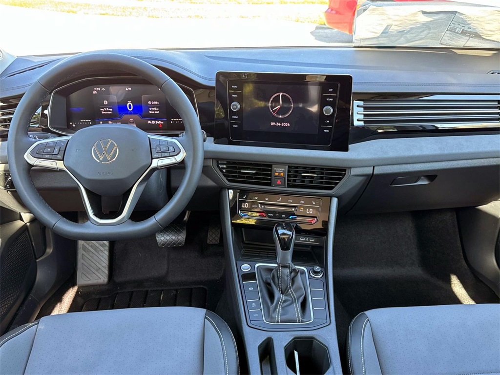 2025 Volkswagen Jetta 1.5T SE 11