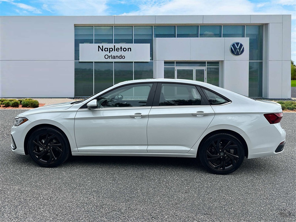 2025 Volkswagen Jetta 1.5T SE 4