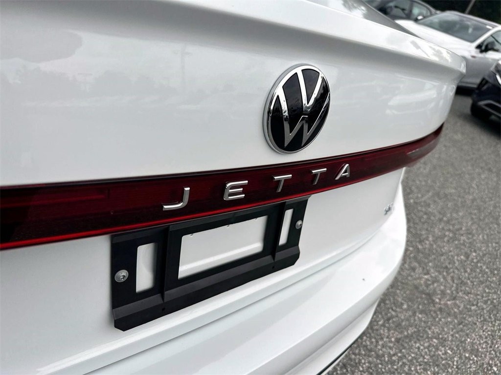 2025 Volkswagen Jetta 1.5T SE 8