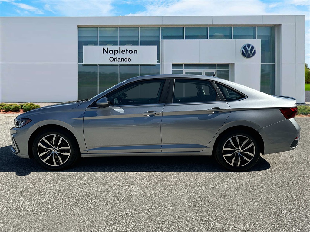 2025 Volkswagen Jetta 1.5T SE 4