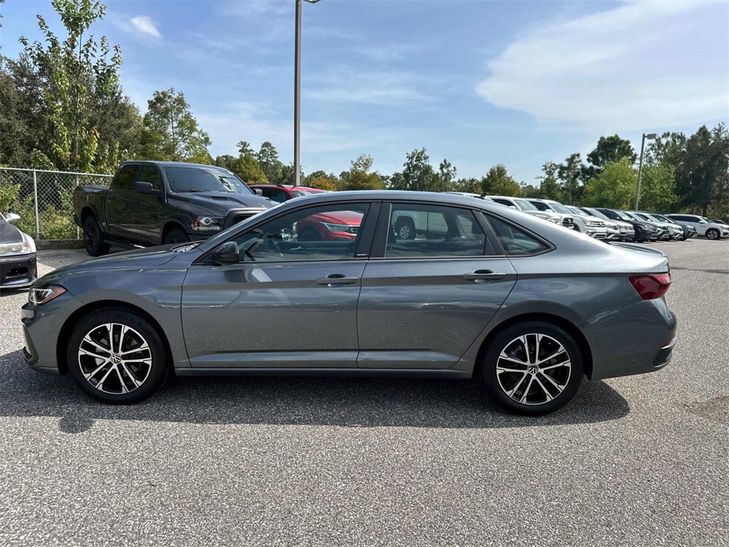 2025 Volkswagen Jetta Sport 4