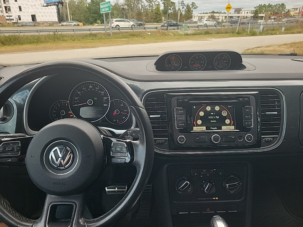 2012 Volkswagen Beetle 2.0 TSi 11