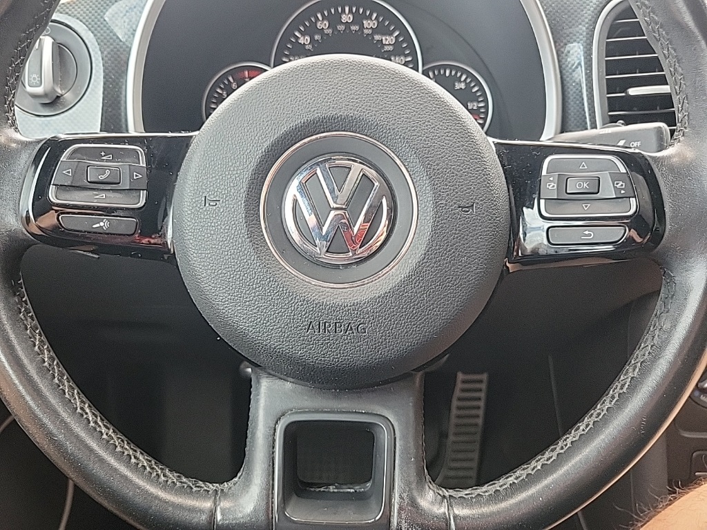 2012 Volkswagen Beetle 2.0 TSi 17