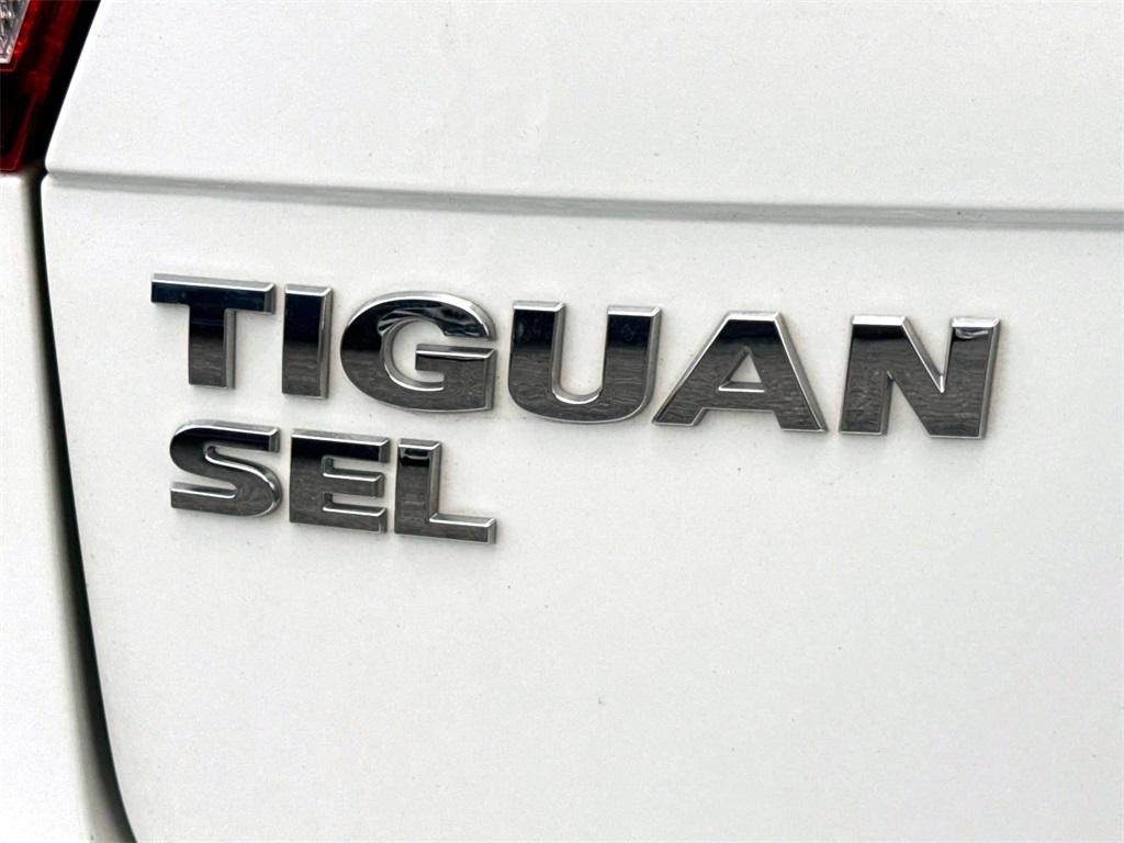 2019 Volkswagen Tiguan 2.0T SEL Premium 9