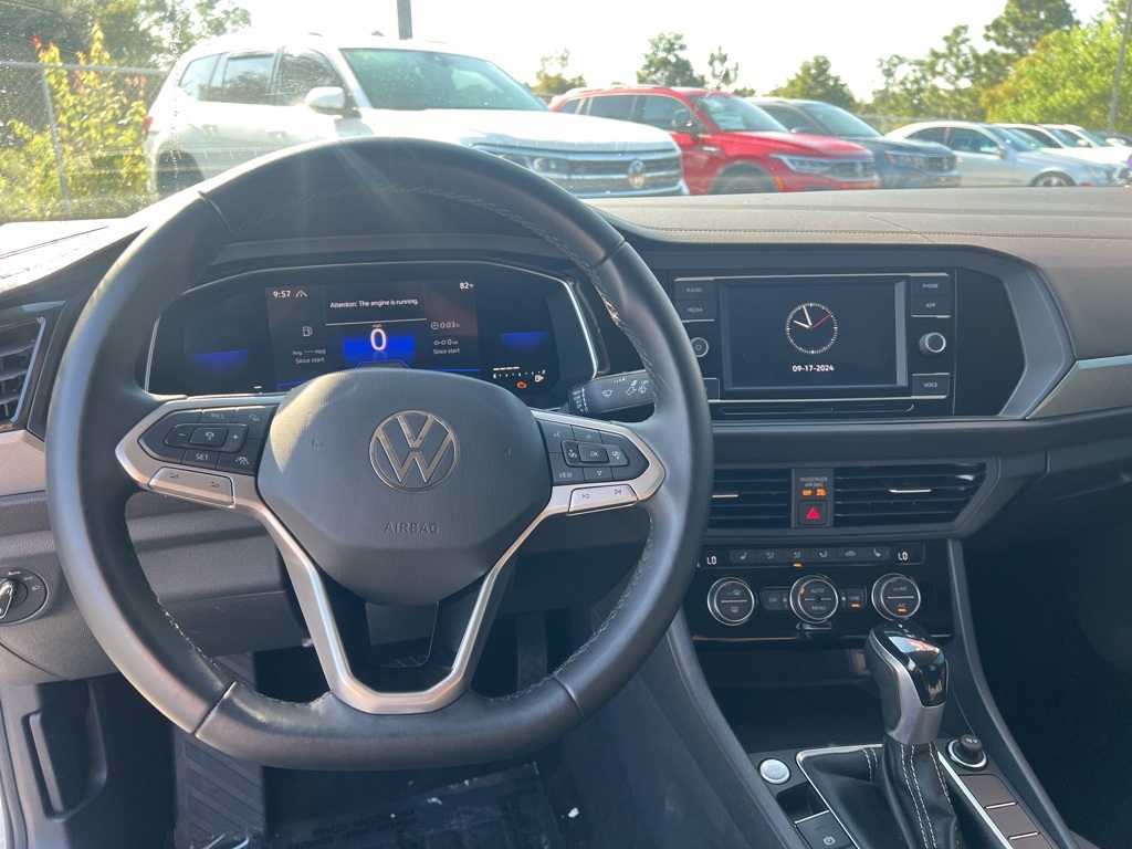 2022 Volkswagen Jetta 1.5T SE 8