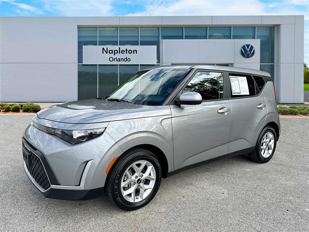 2023 Kia Soul LX 1