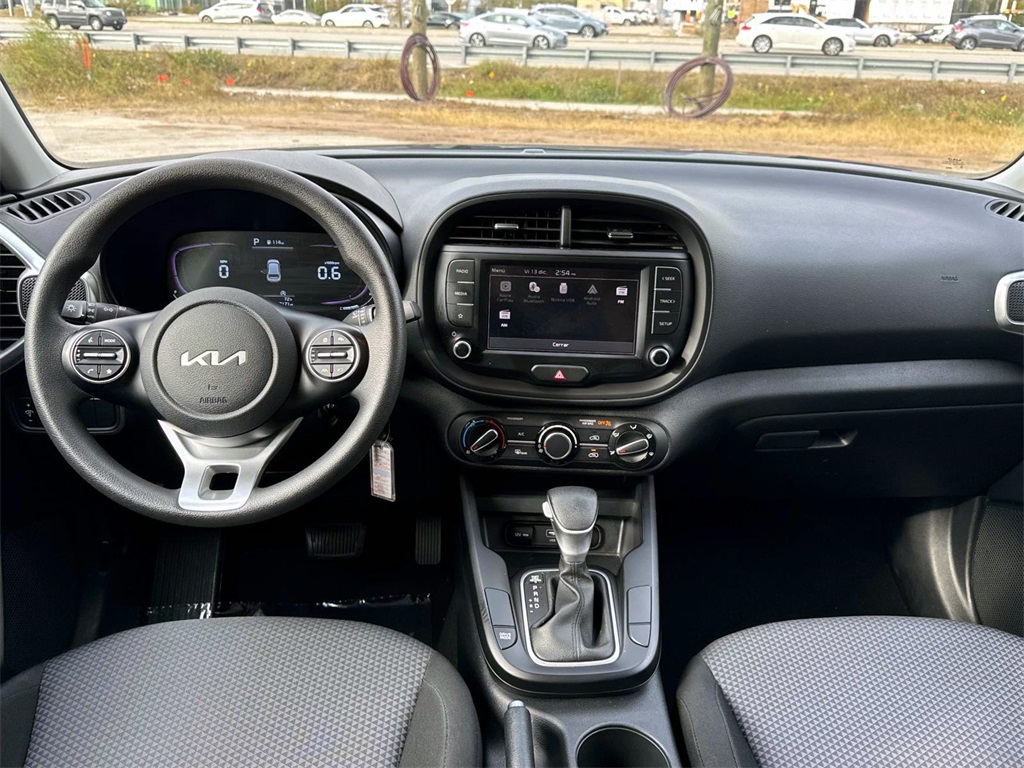 2023 Kia Soul LX 10