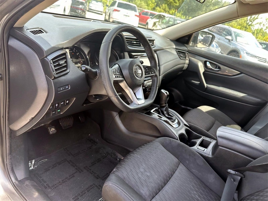 2019 Nissan Rogue SV 11