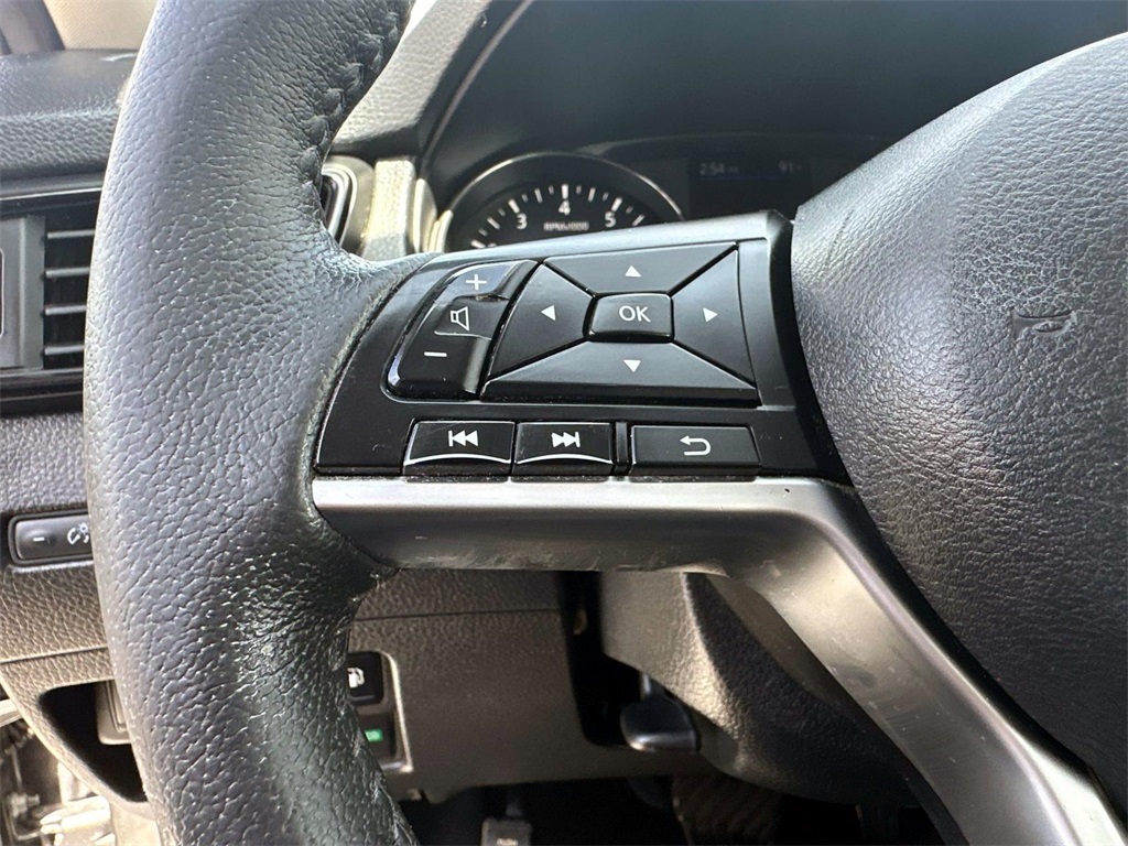 2019 Nissan Rogue SV 27