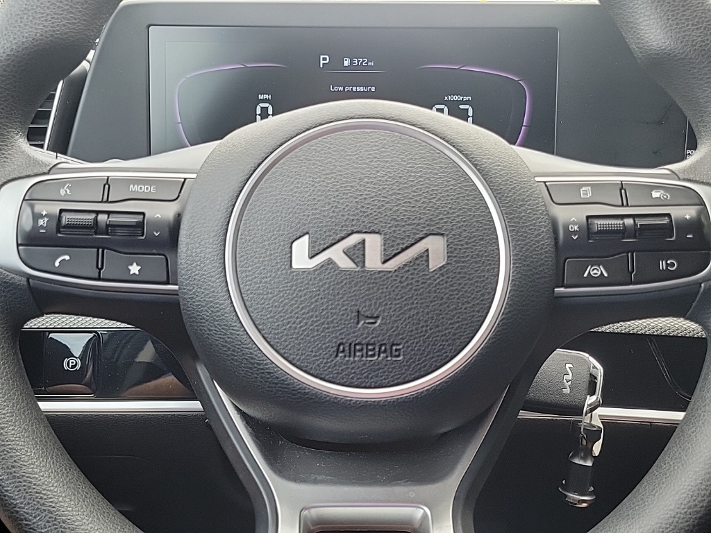 2023 Kia Sportage LX 18