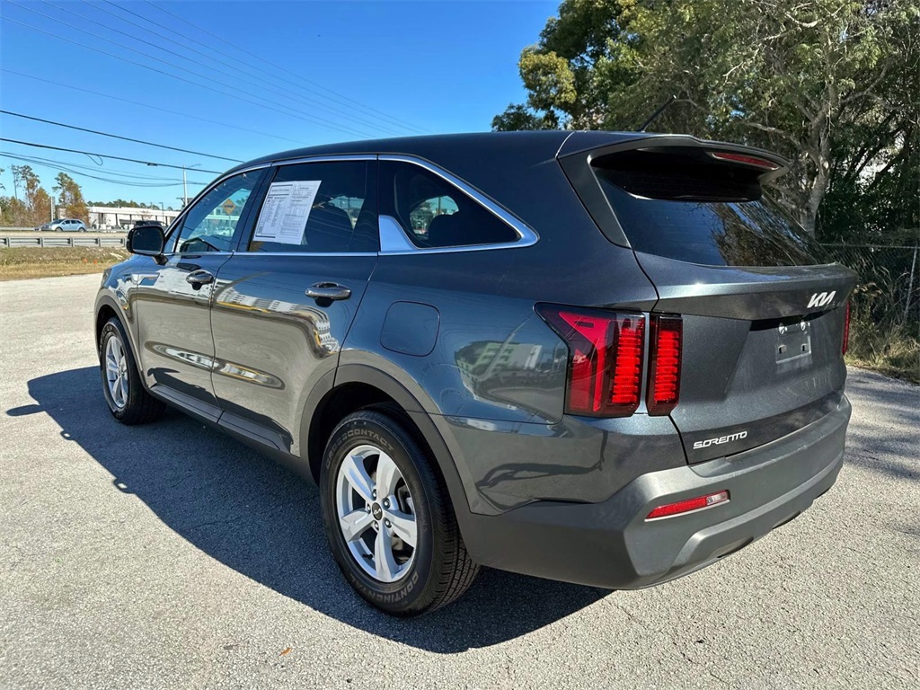 2023 Kia Sorento LX 6