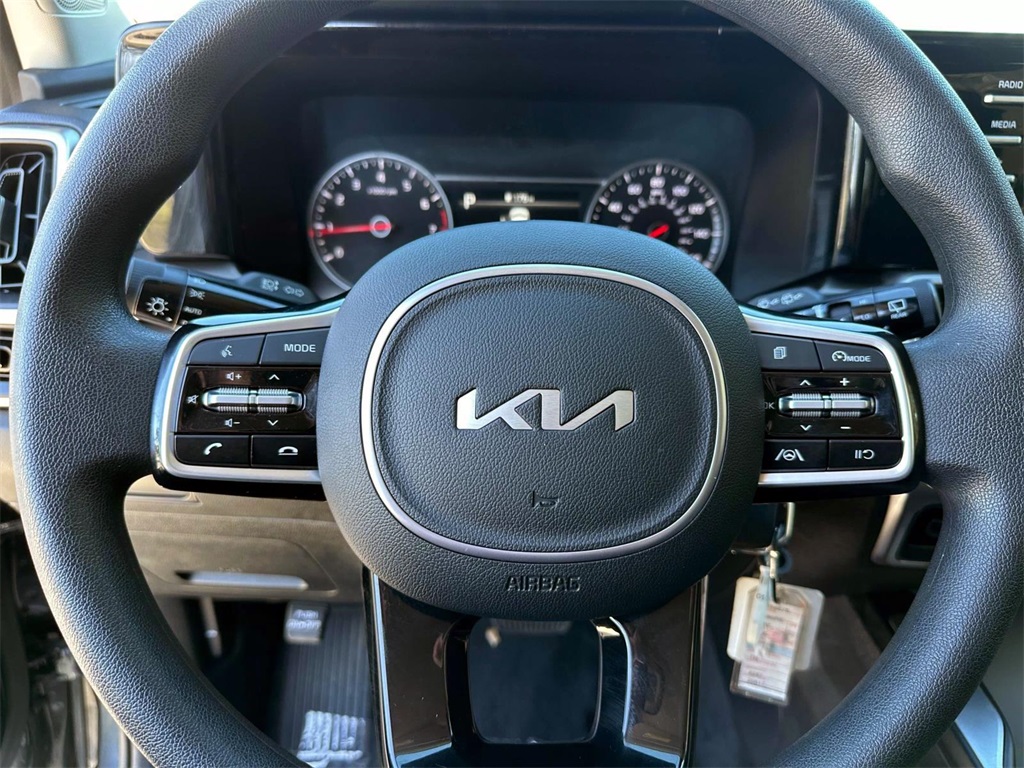 2023 Kia Sorento LX 15