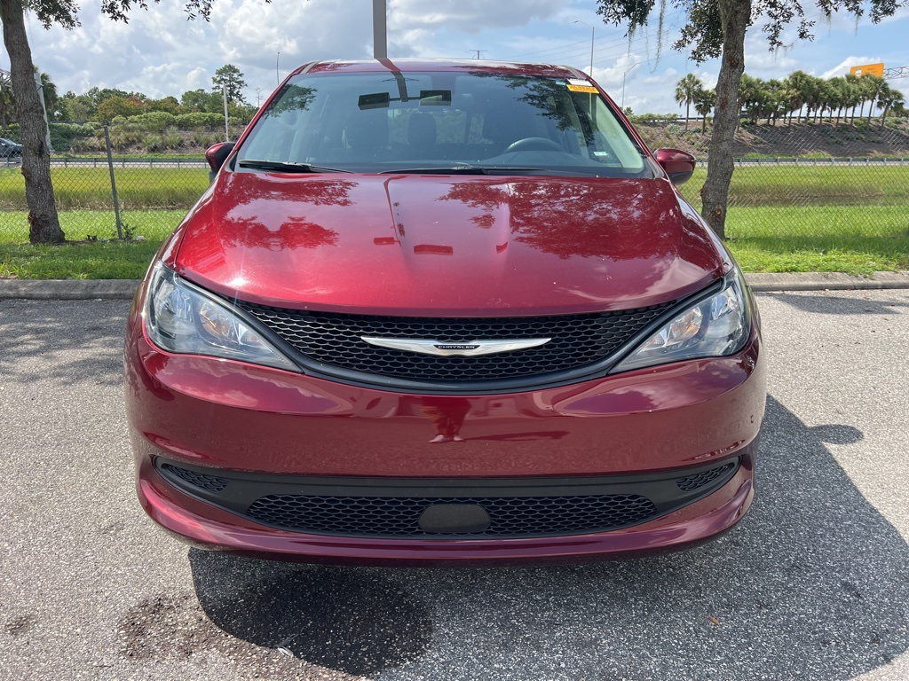 2021 Chrysler Voyager L 2