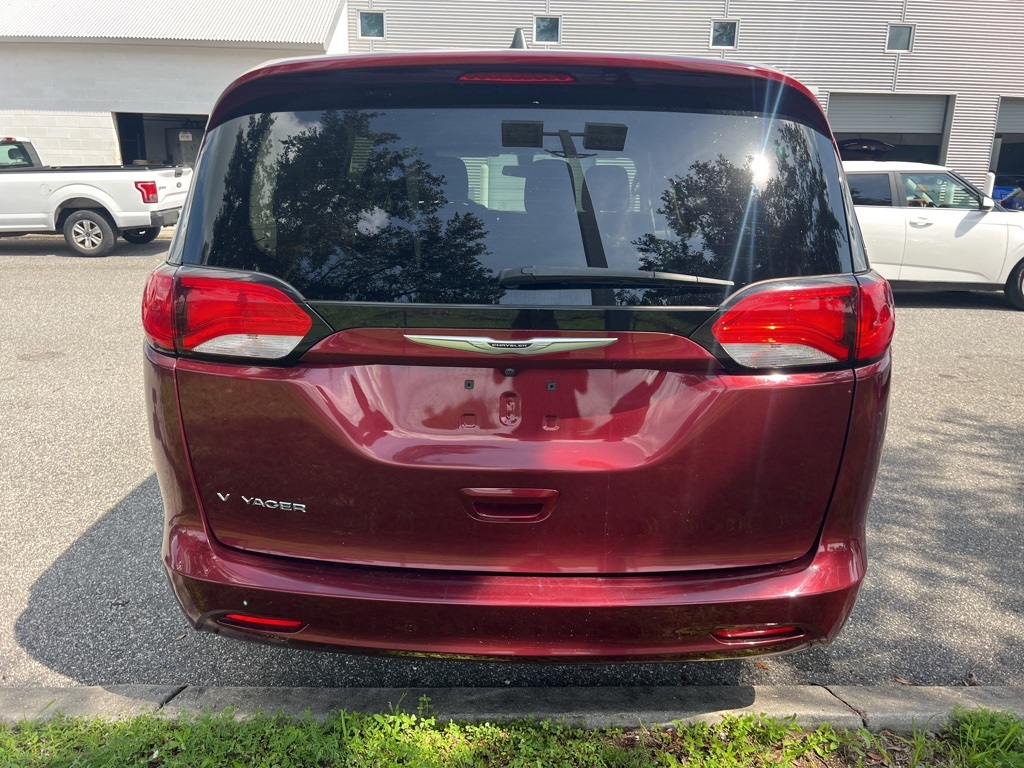 2021 Chrysler Voyager L 15