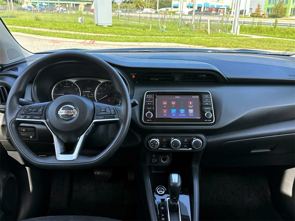 2021 Nissan Kicks S 10