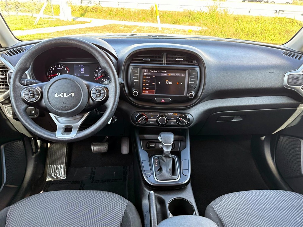 2022 Kia Soul LX 9