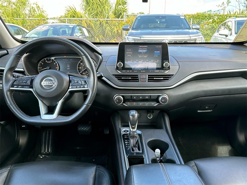 2021 Nissan Altima 2.5 SR 10
