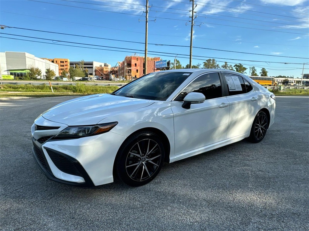 2023 Toyota Camry SE 1