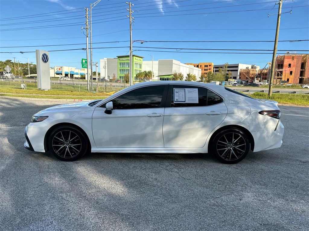 2023 Toyota Camry SE 4