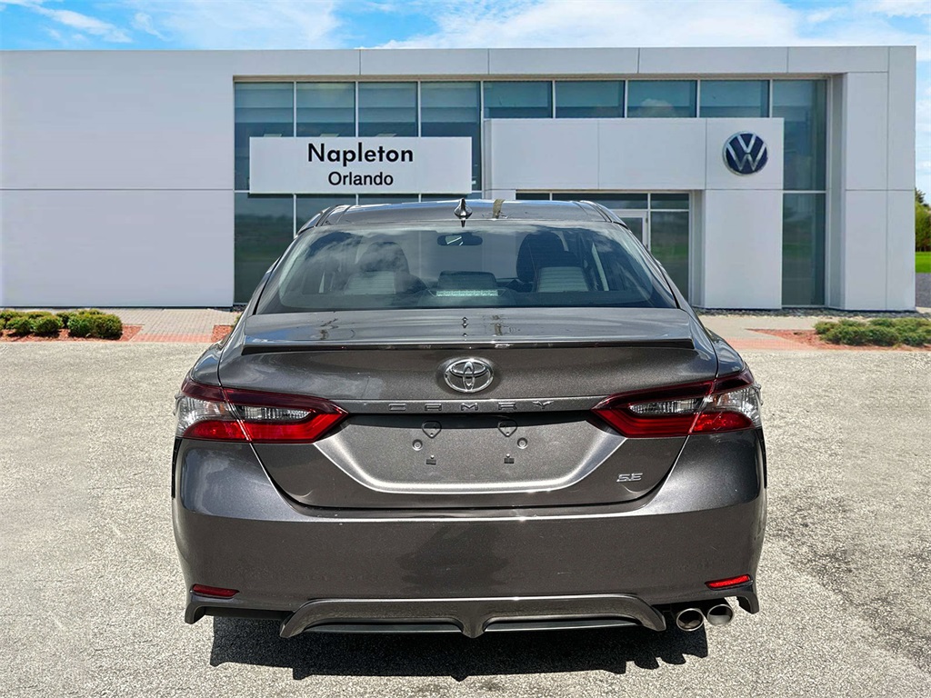 2022 Toyota Camry SE 7