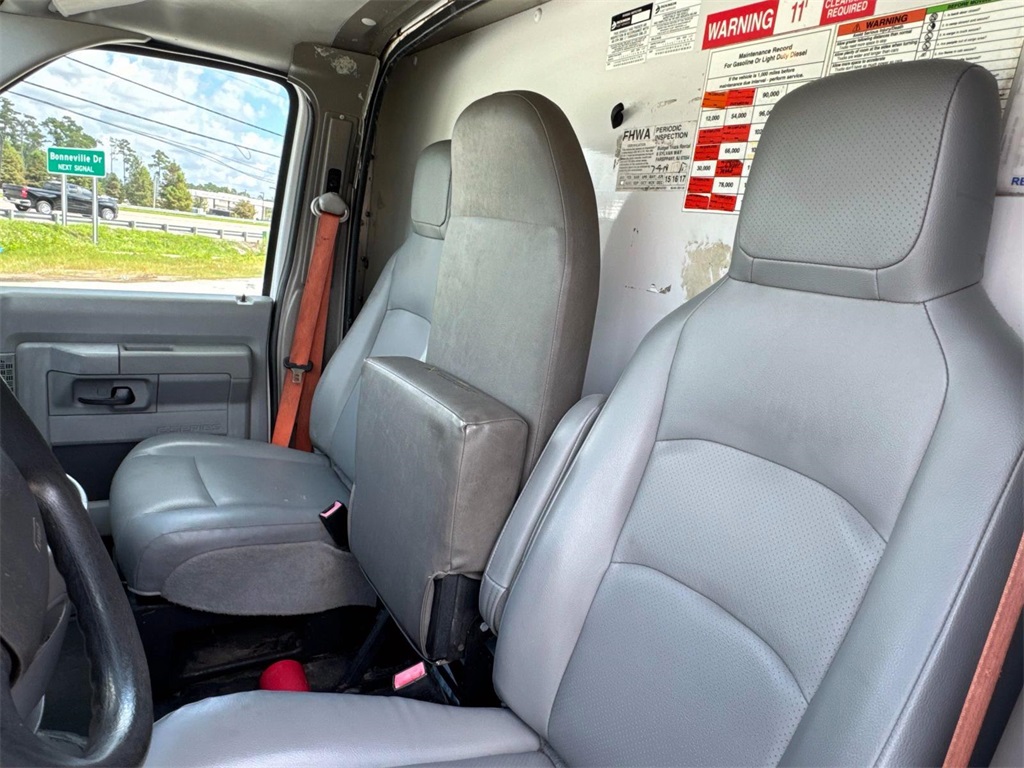 2015 Ford E-350SD Base 17