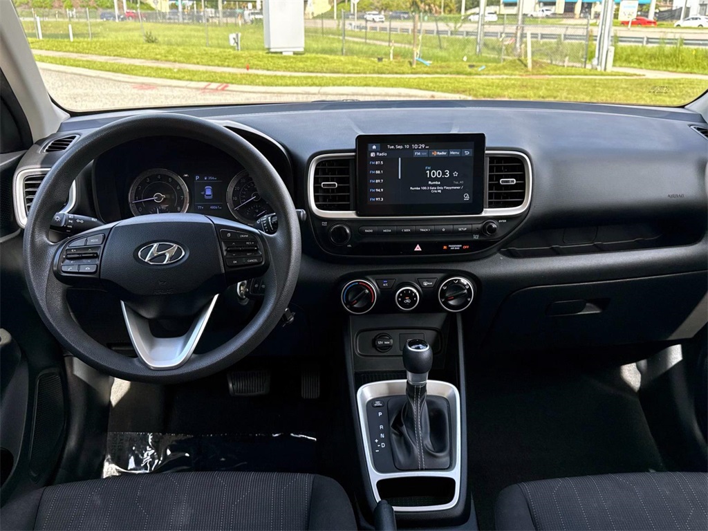 2021 Hyundai Venue SE 10