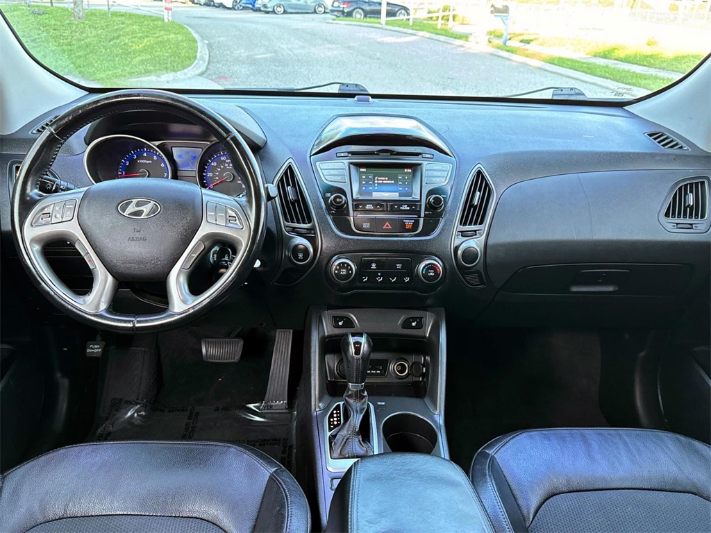 2015 Hyundai Tucson SE 10