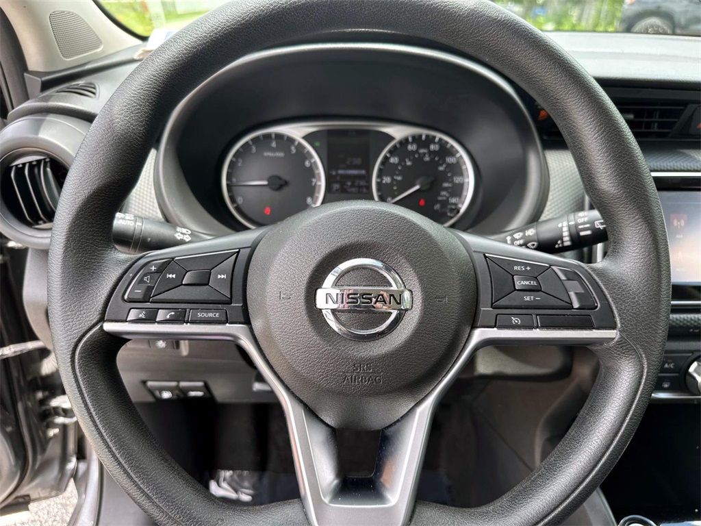 2021 Nissan Kicks S 12