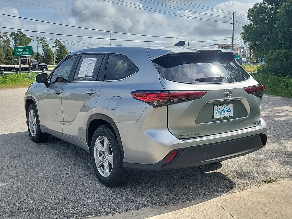 2023 Toyota Highlander L 4