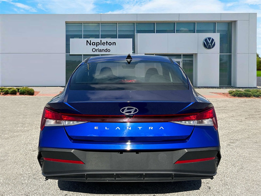 2024 Hyundai Elantra SE 7