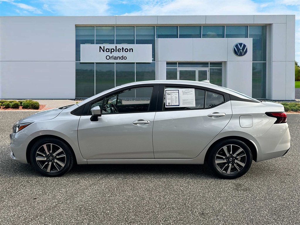 2022 Nissan Versa 1.6 SV 4