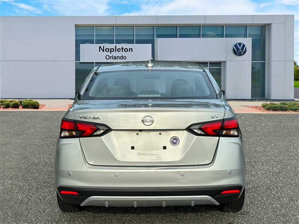 2022 Nissan Versa 1.6 SV 7