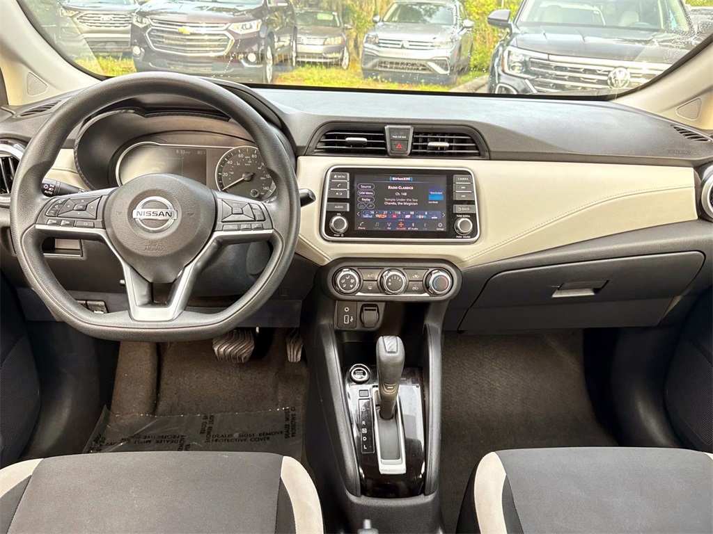 2022 Nissan Versa 1.6 SV 10