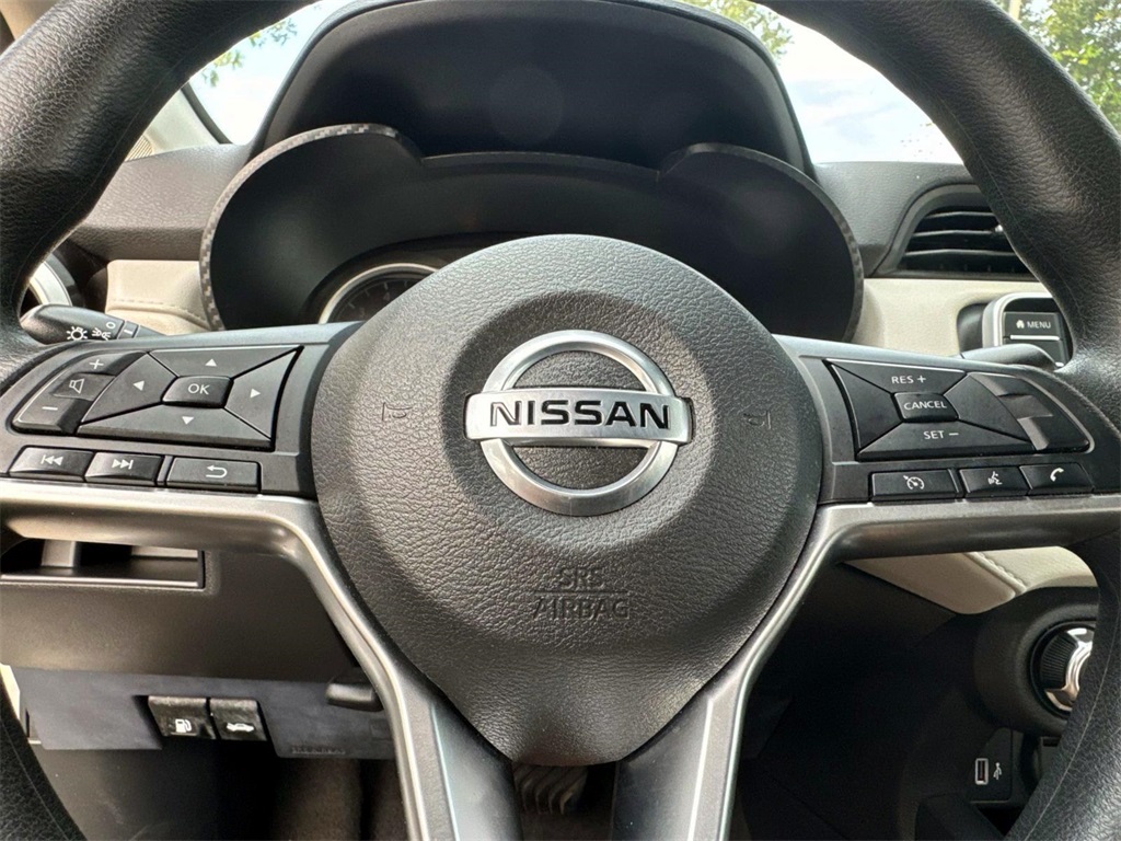 2022 Nissan Versa 1.6 SV 11