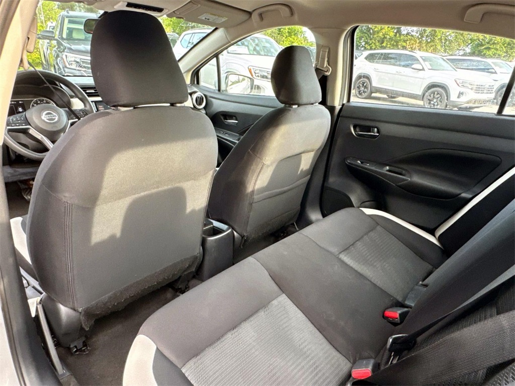 2022 Nissan Versa 1.6 SV 19