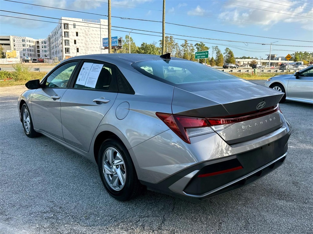 2024 Hyundai Elantra SE 6