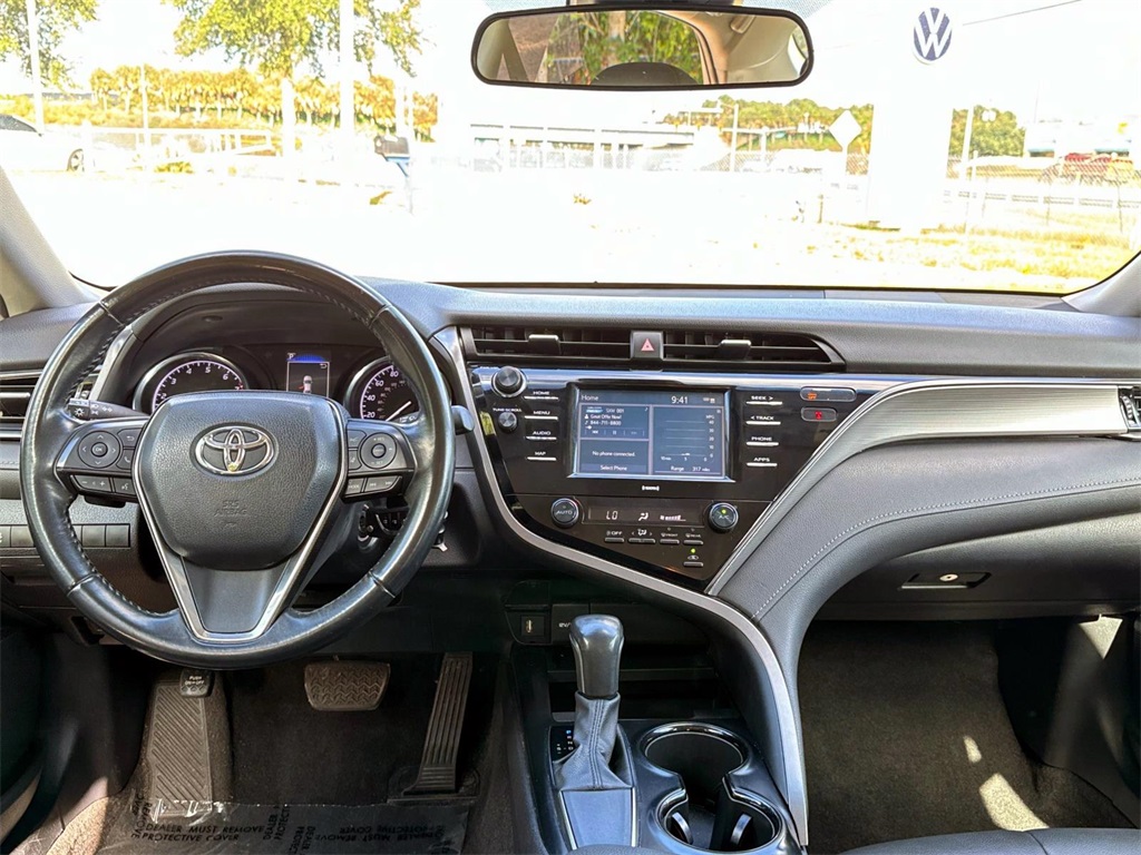 2020 Toyota Camry SE 10