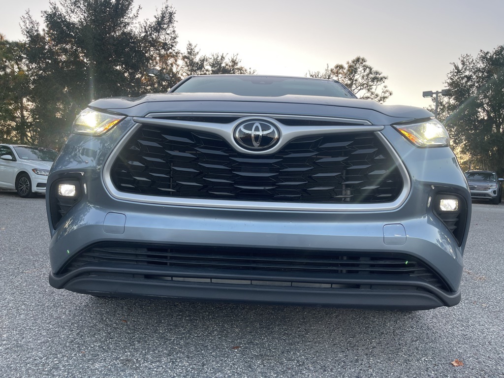 2022 Toyota Highlander LE 2