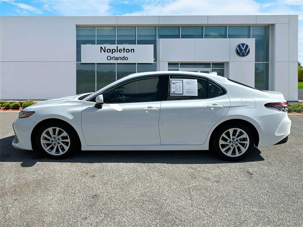 2023 Toyota Camry LE 4