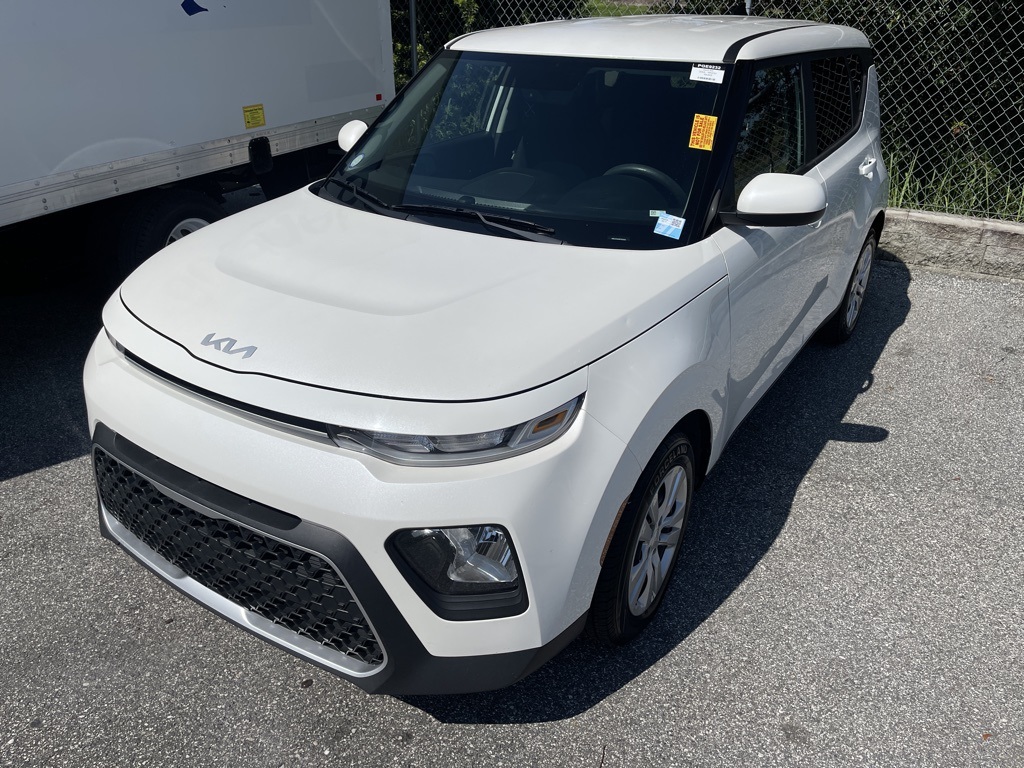 2022 Kia Soul LX 2