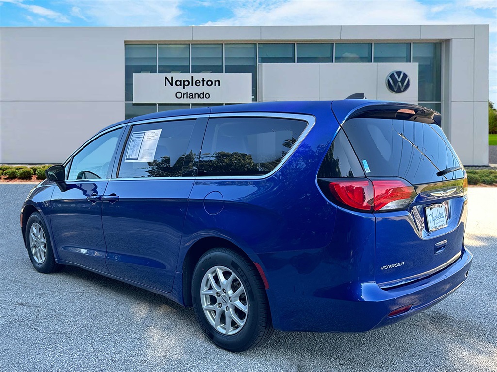 2021 Chrysler Voyager LX 6