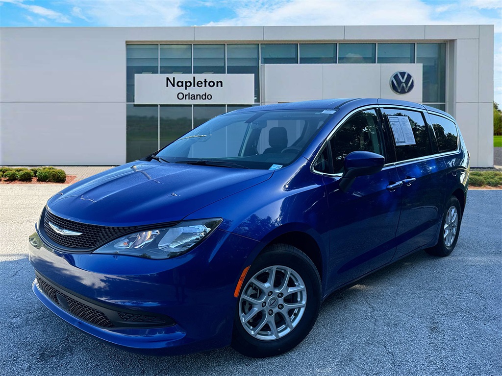 2021 Chrysler Voyager LX 24