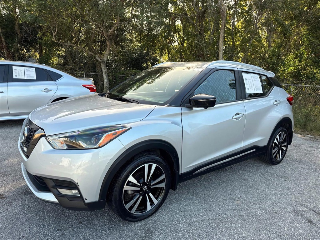 2020 Nissan Kicks SR 1