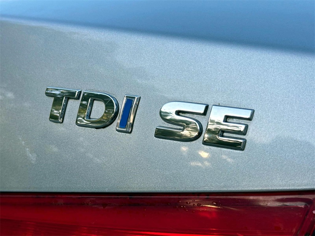 2014 Volkswagen Passat TDI SE 8