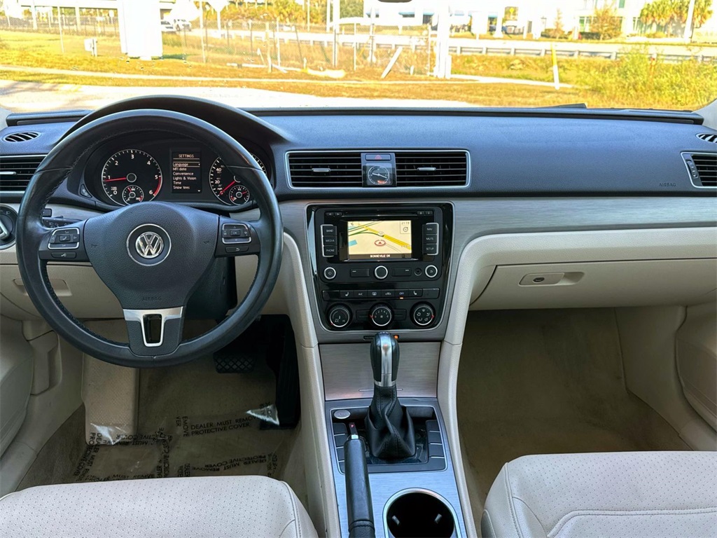 2014 Volkswagen Passat TDI SE 11